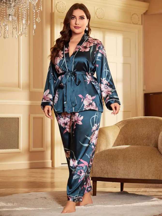 483 Elegante Pijama em Cetim com Estampado Floral