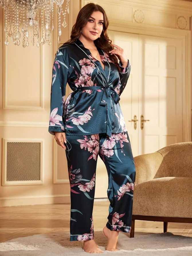 483 Elegante Pijama em Cetim com Estampado Floral