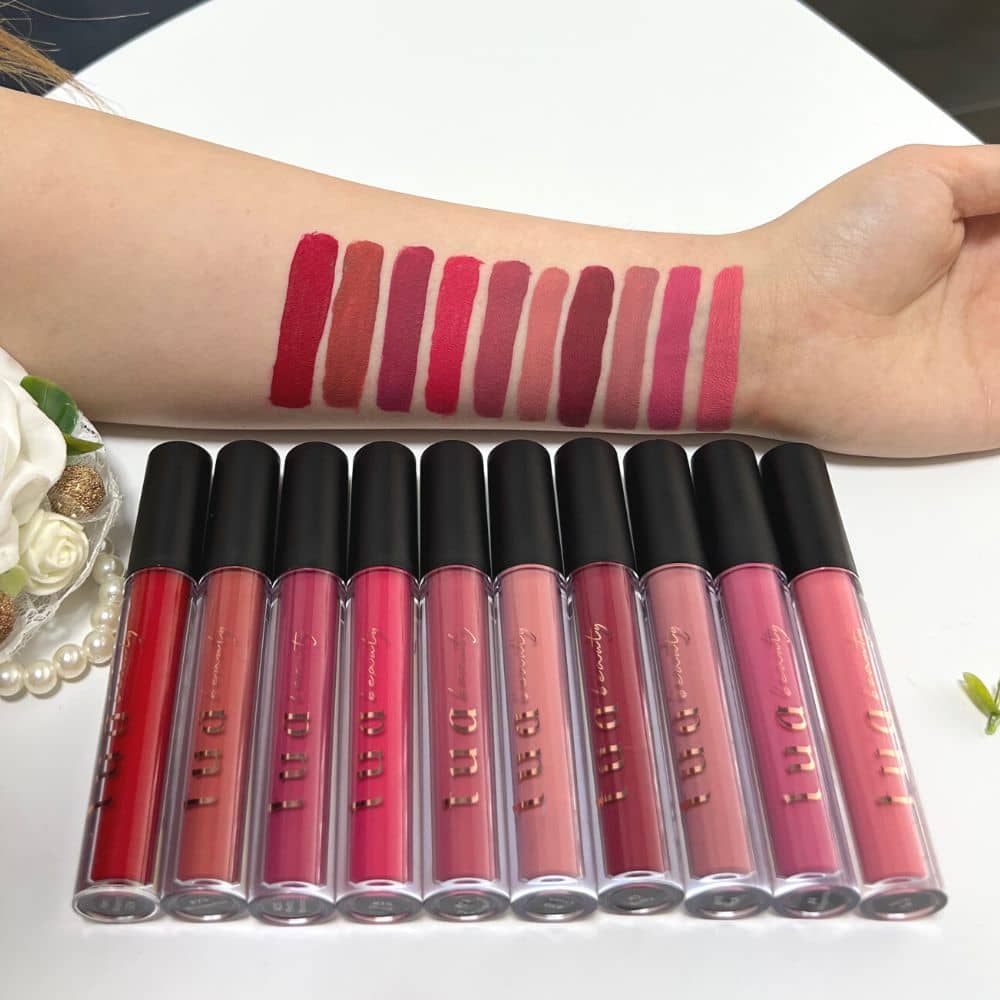 Tua Beauty - Kit de batom resistente à transferência 5 ml + lápis de delineador de lábios